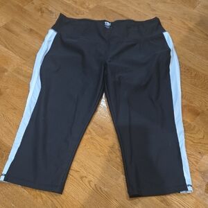 Athletic Works Black and White Cropped Pants